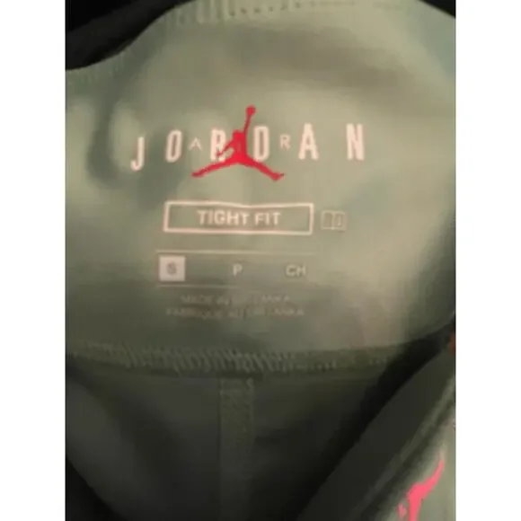 Nike Jordan Women's Green Stretch Essentials Bike Shorts Tight Fit Sporty Gym - Picture 5 of 9